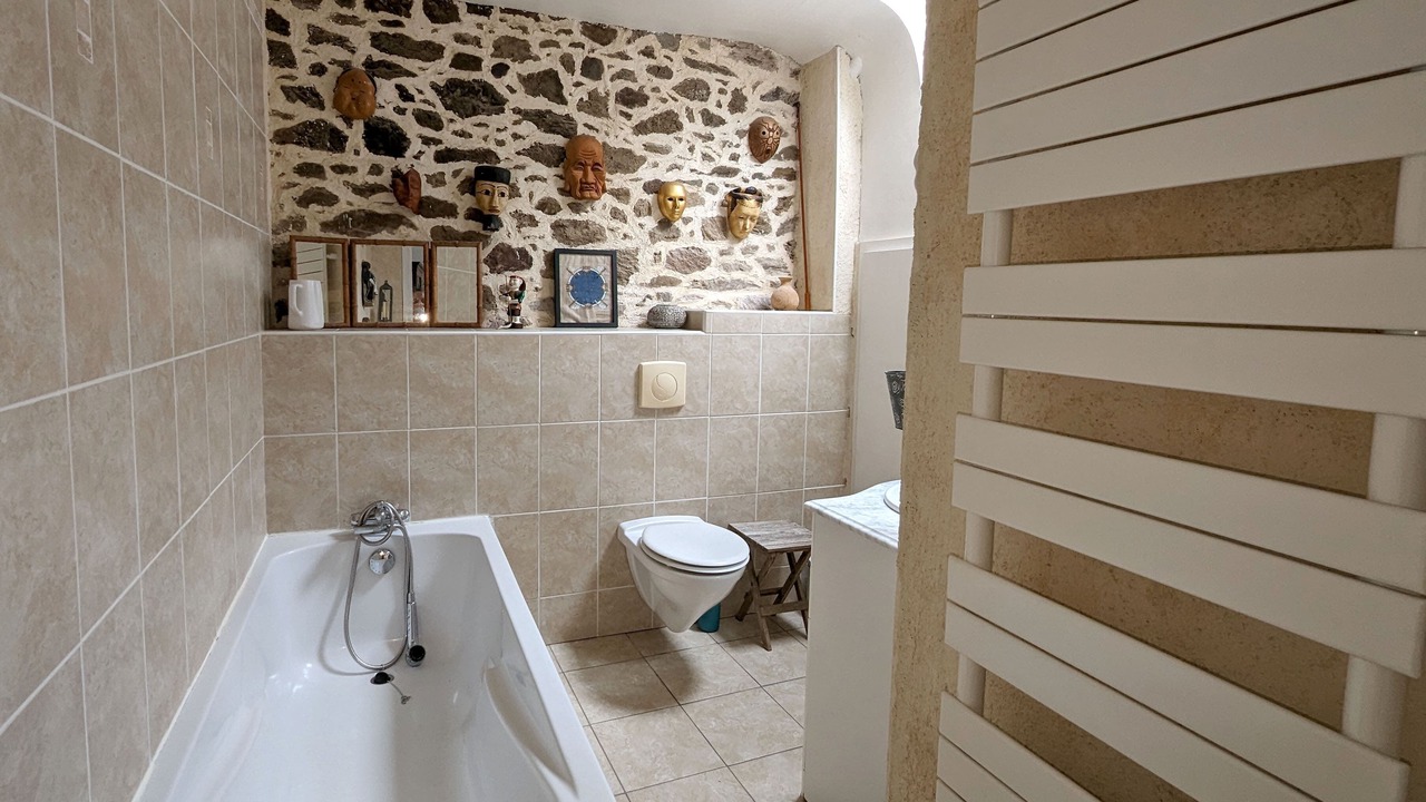 Photo of Bathroom in Saint-Coulomb