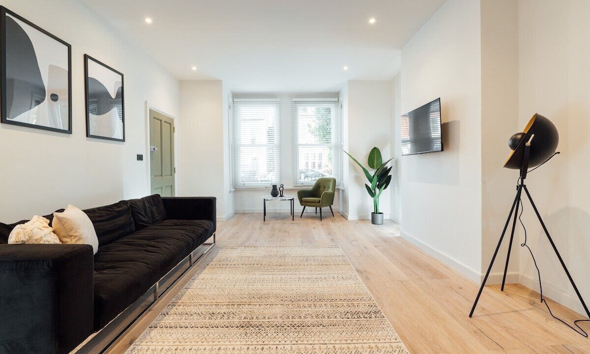 Photo of Livingroom in Forest Hill