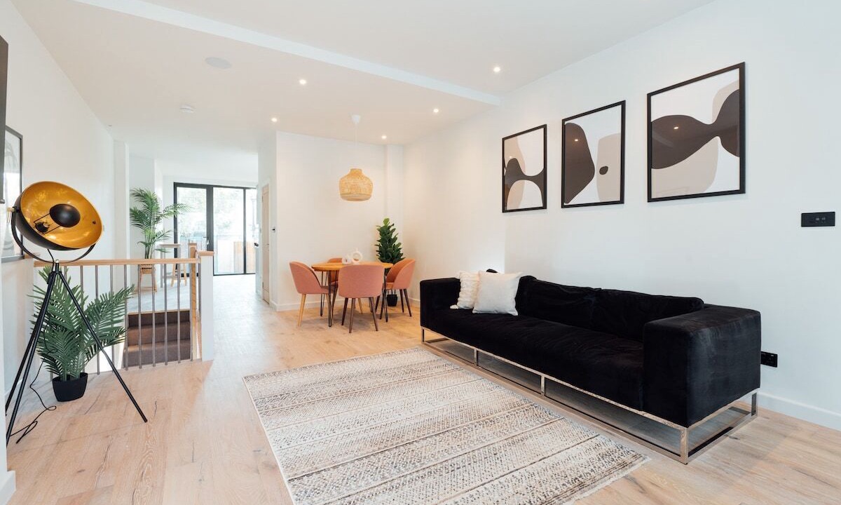 Photo of Livingroom in Forest Hill