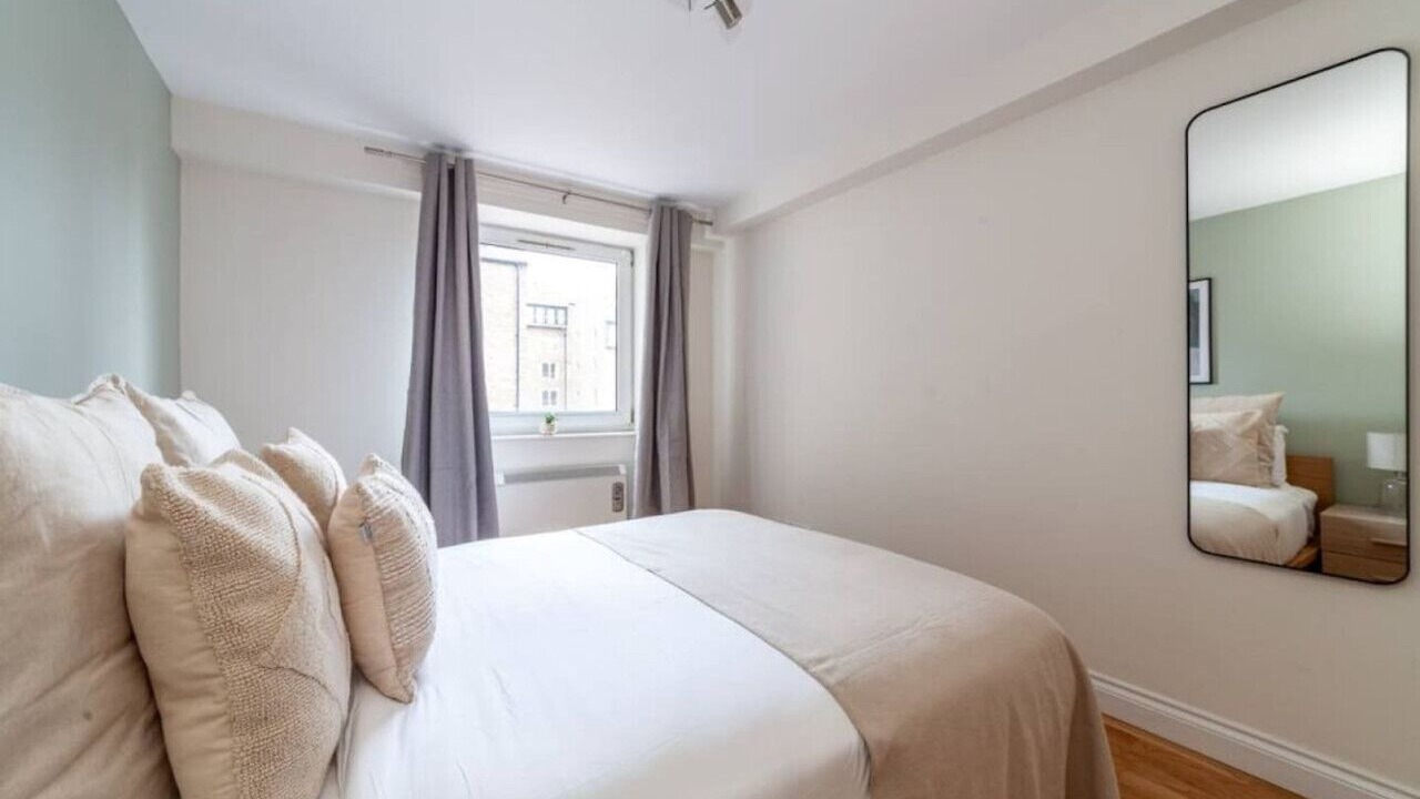 Photo of Bedroom in Tower Hill