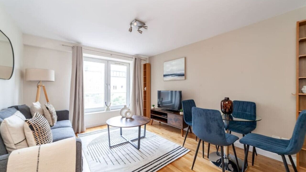 Photo of Livingroom in Tower Hill