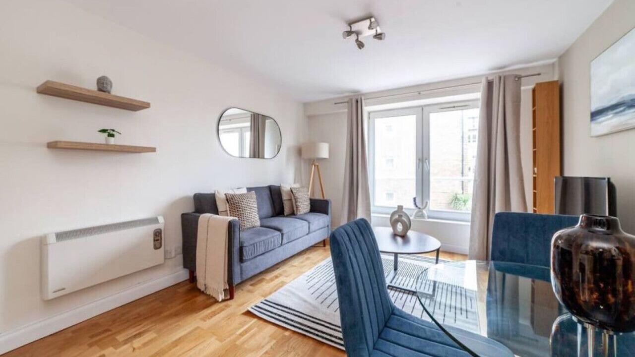 Photo of Livingroom in Tower Hill