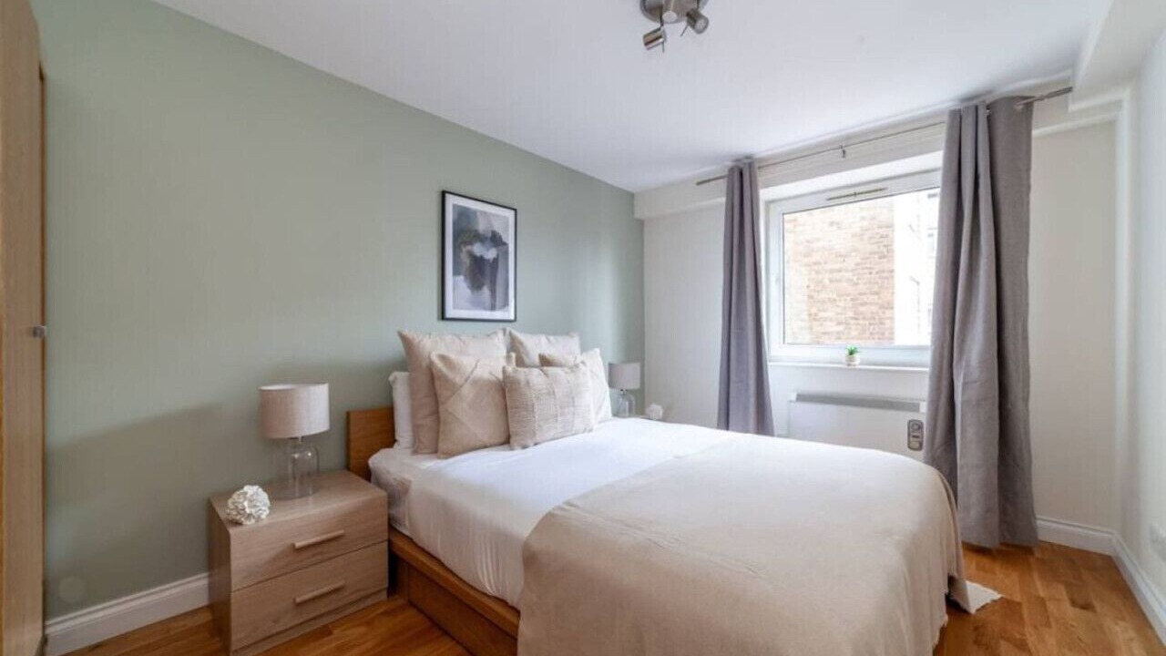 Photo of Bedroom in Tower Hill