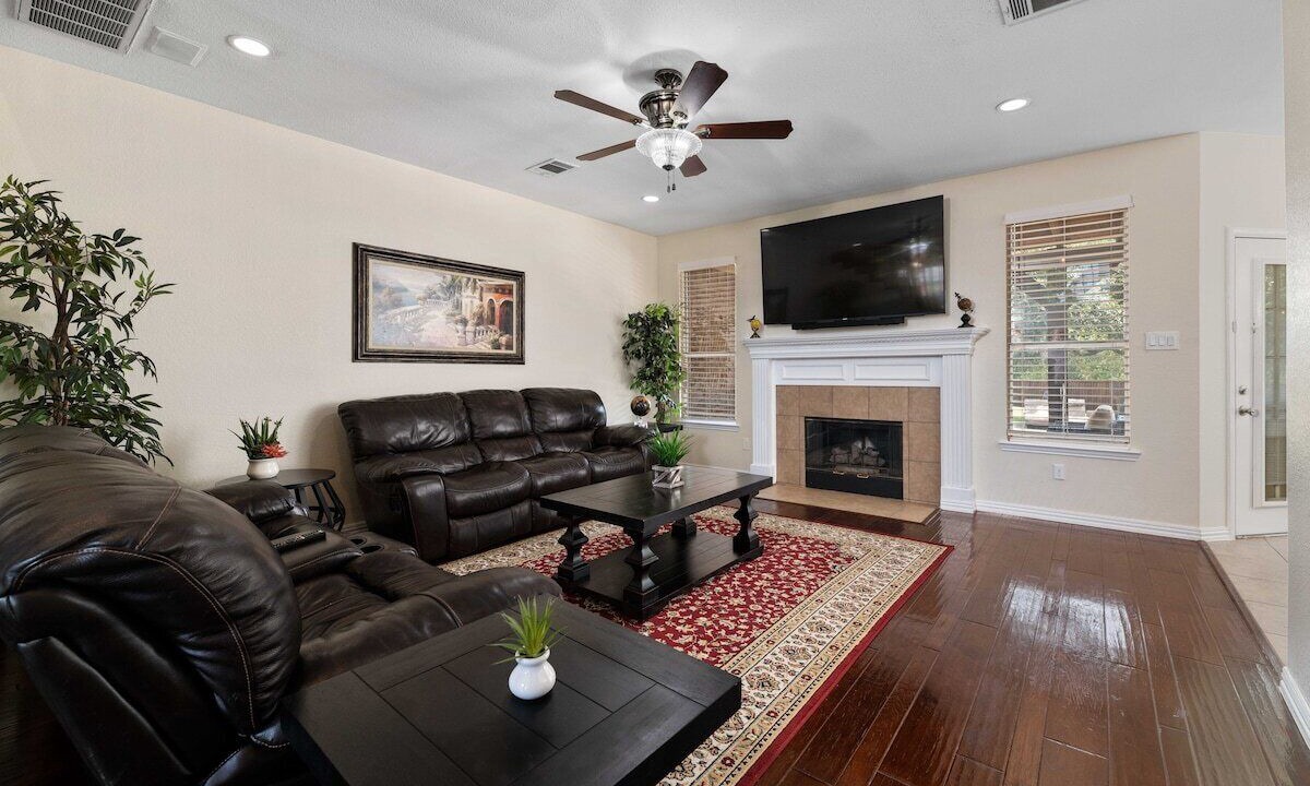 Photo of Livingroom in Allen