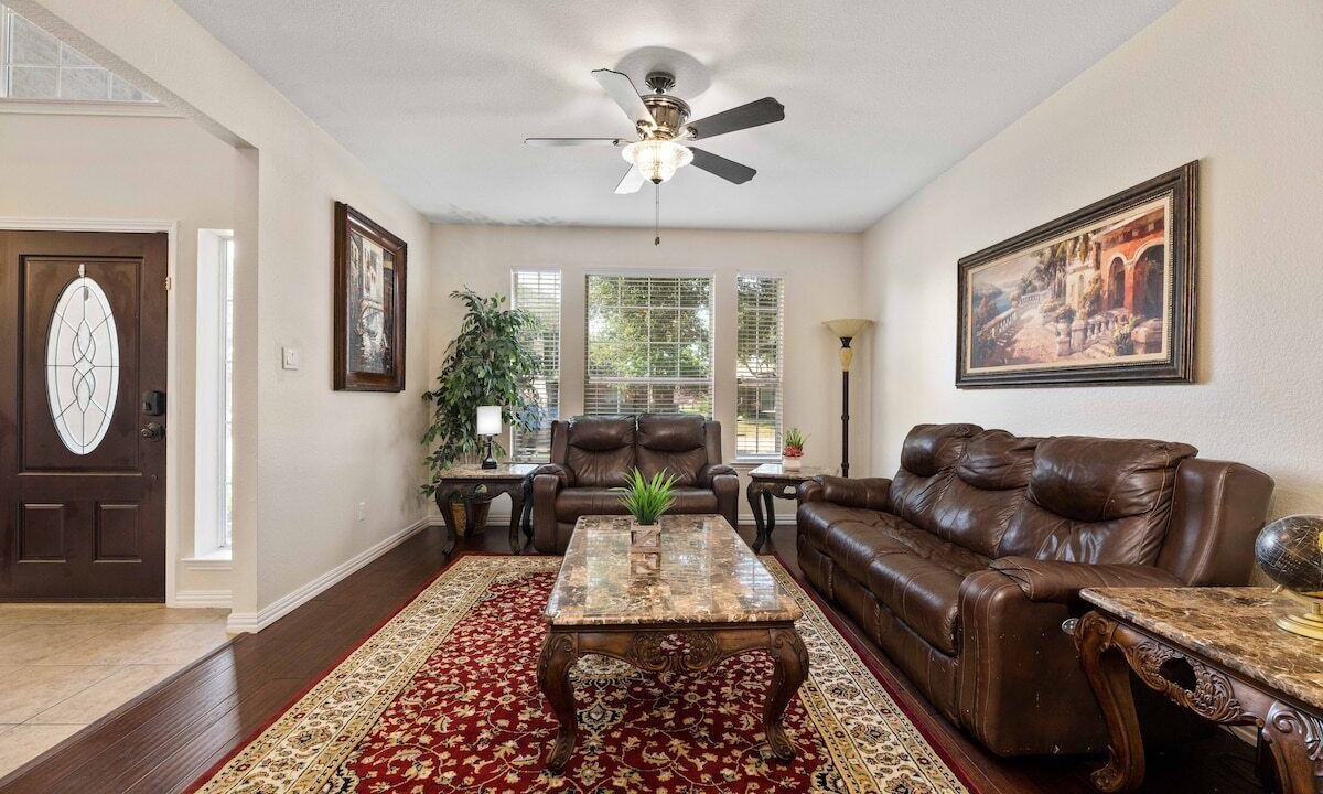 Photo of Livingroom in Allen