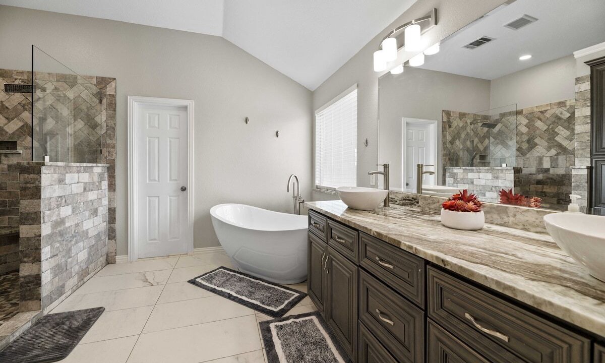 Photo of Bathroom in Allen