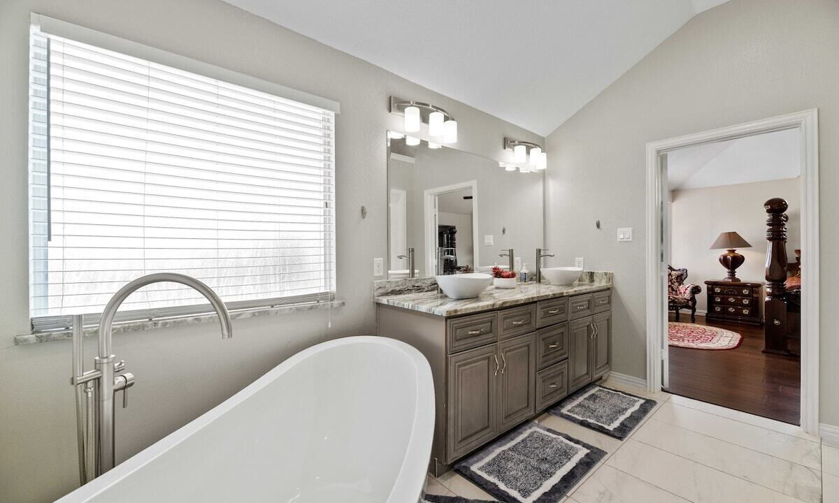 Photo of Bathroom in Allen