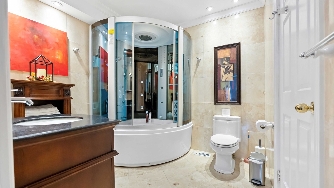 Photo of Bathroom in Cabbagetown
