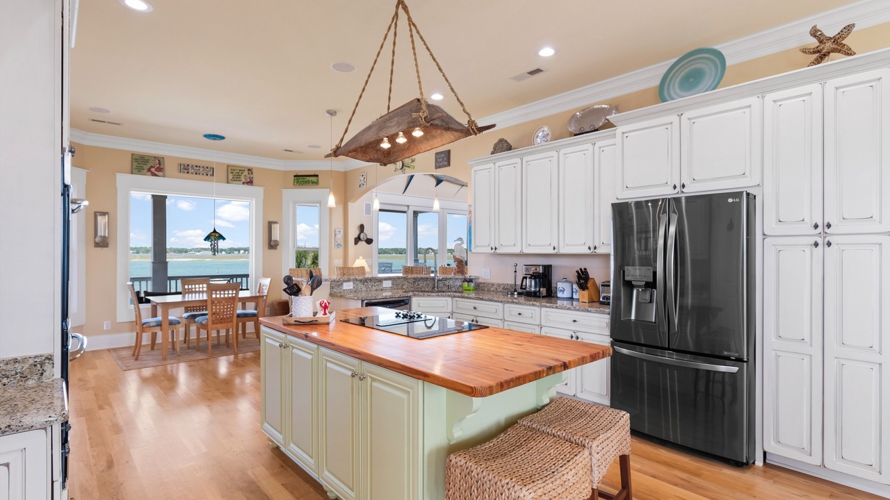 Photo of Kitchen in Inlet Harbour