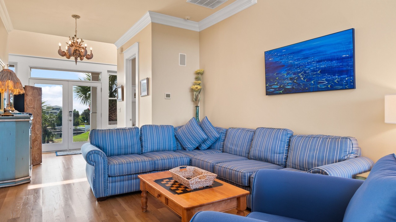 Photo of Livingroom in Inlet Harbour