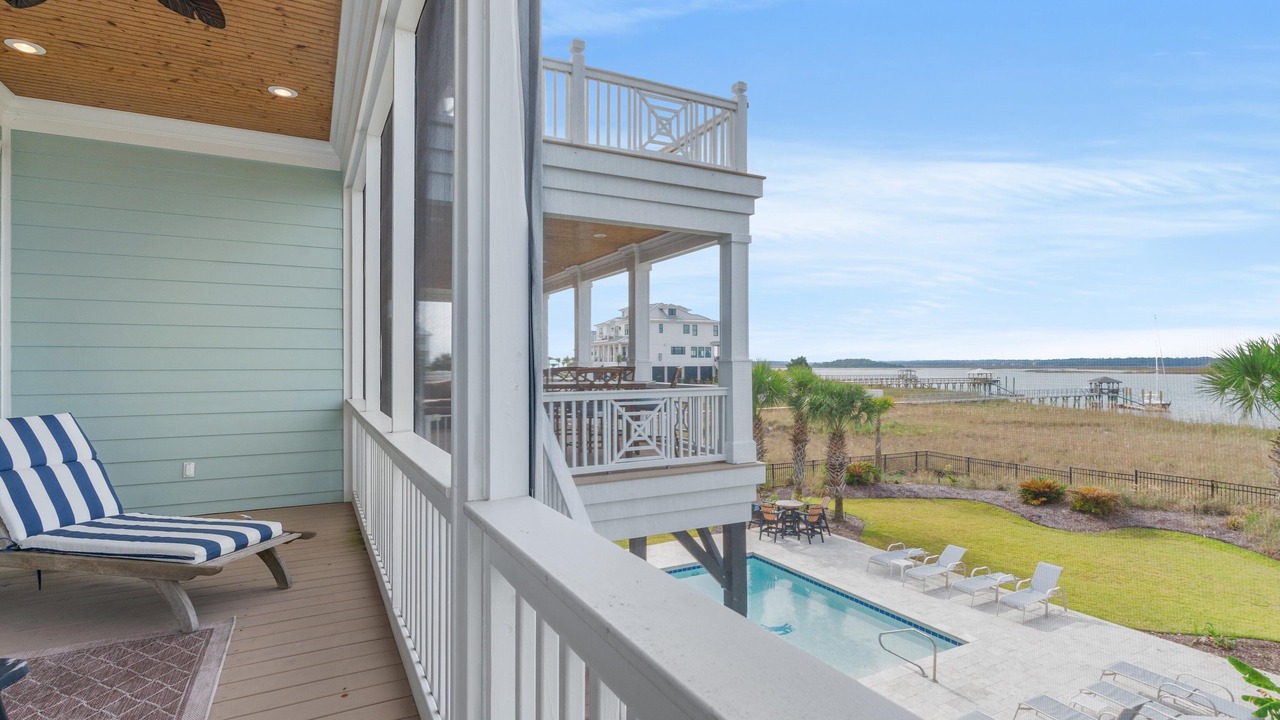 Photo of Patio Balcony in Inlet Harbour