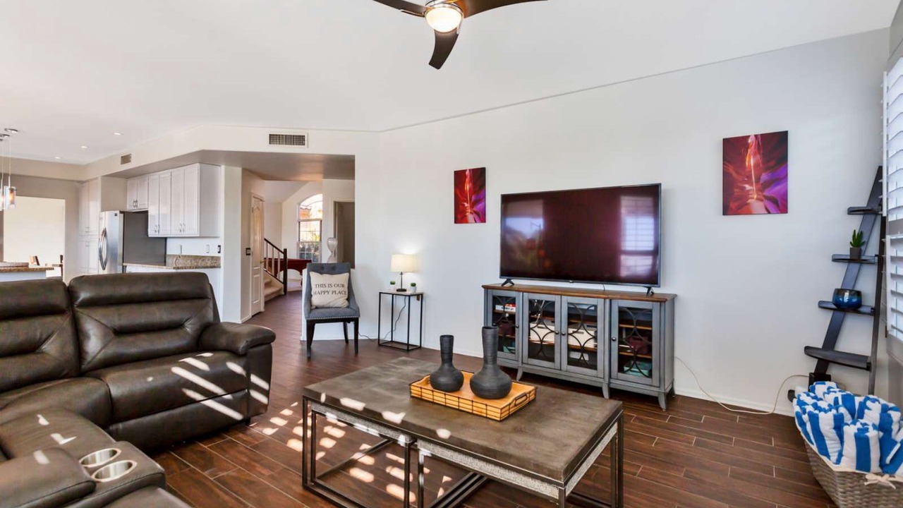 Photo of Livingroom in Arrowhead Lakes