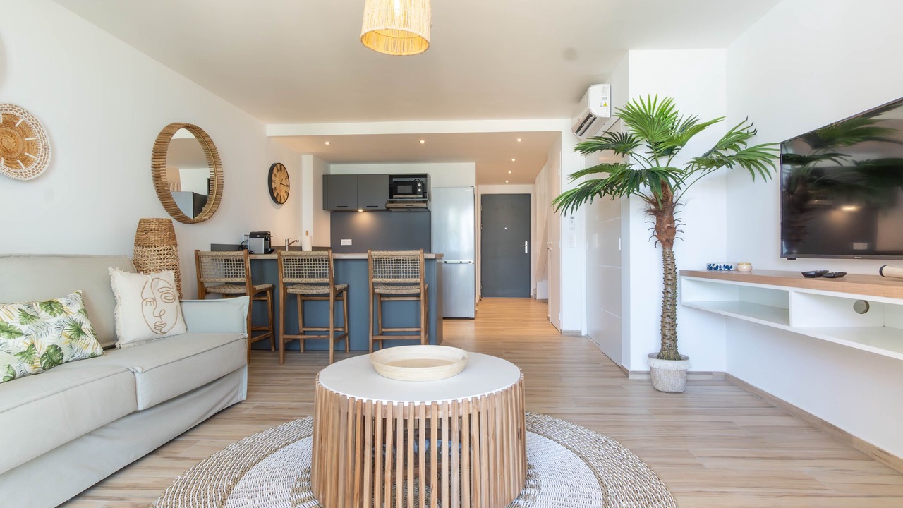 Photo of Livingroom in Orient Bay