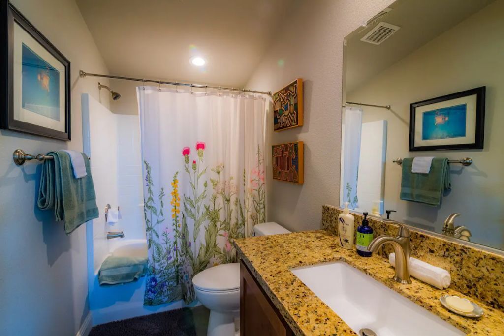 Photo of Bathroom in Cobb