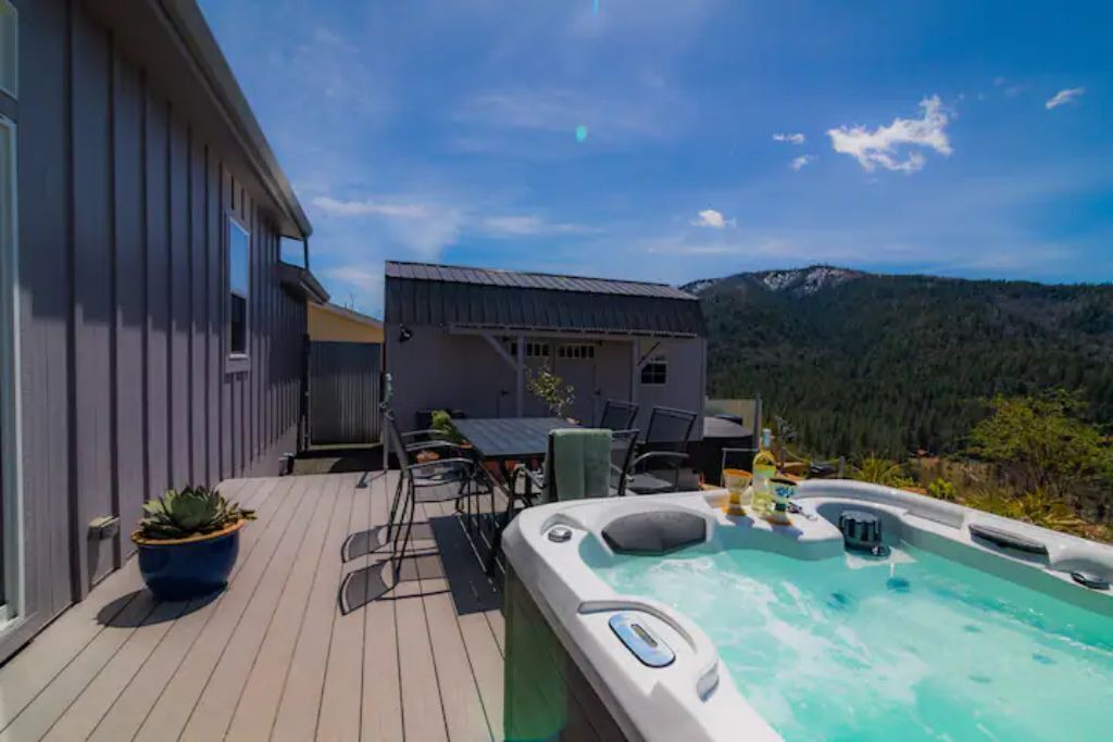 Photo of Outdoor in Cobb