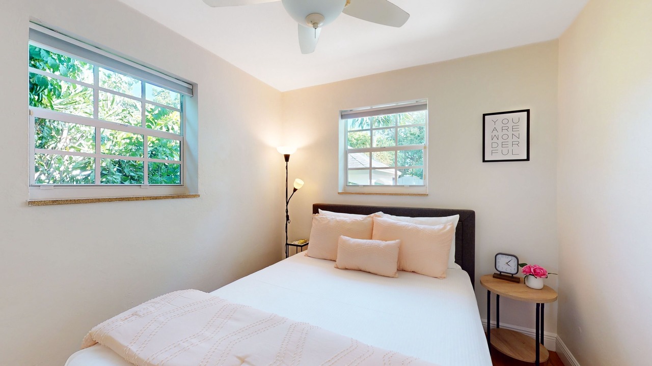 Photo of Bedroom in Hallandale Beach