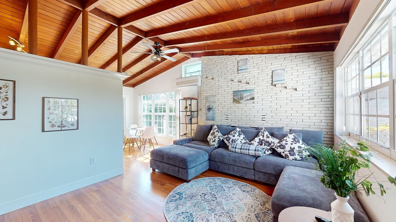Photo of Livingroom in Hallandale Beach
