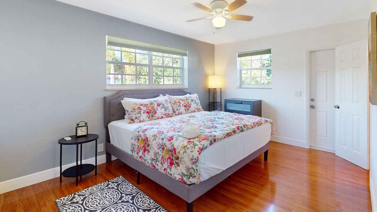 Photo of Bedroom in Hallandale Beach