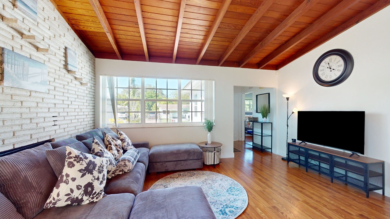 Photo of Livingroom in Hallandale Beach