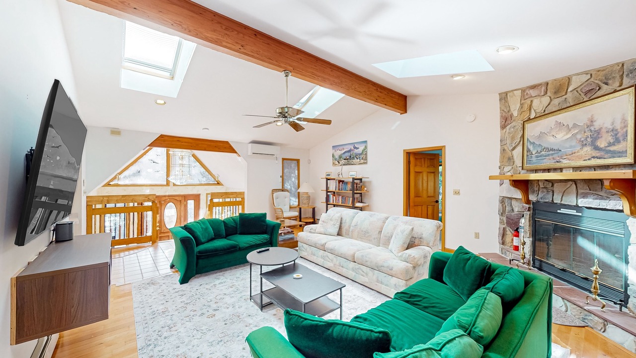 Photo of Livingroom in Blakeslee