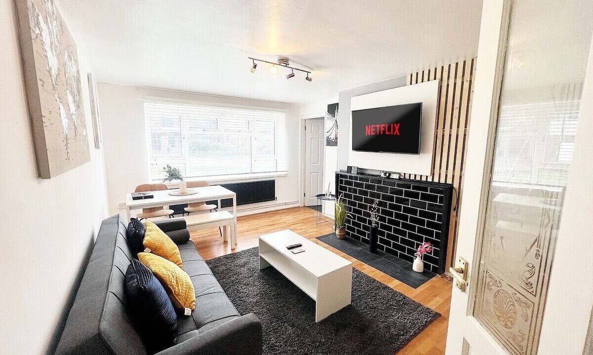 Photo of Livingroom in Broad Green