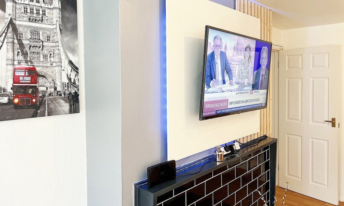 Photo of Others in Broad Green