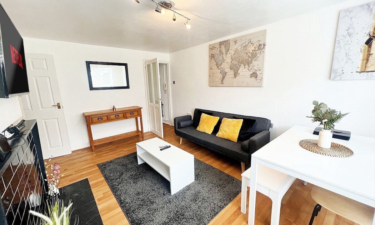 Photo of Livingroom in Broad Green