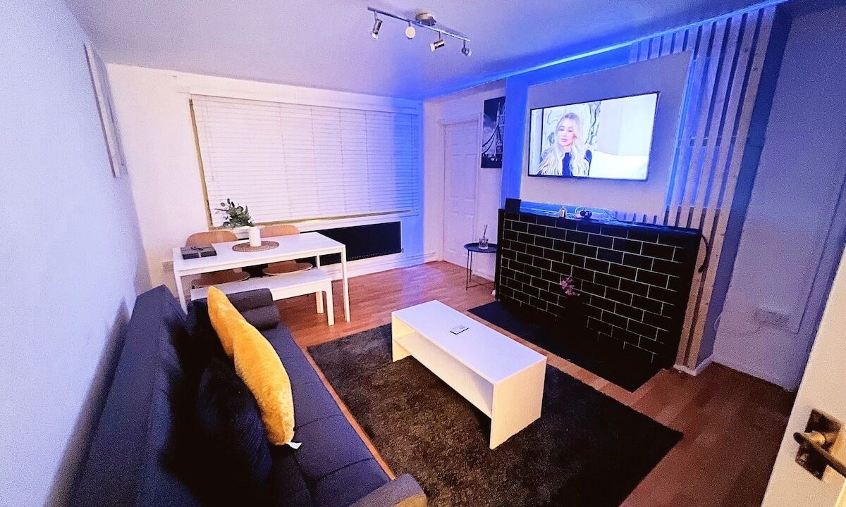 Photo of Livingroom in Broad Green