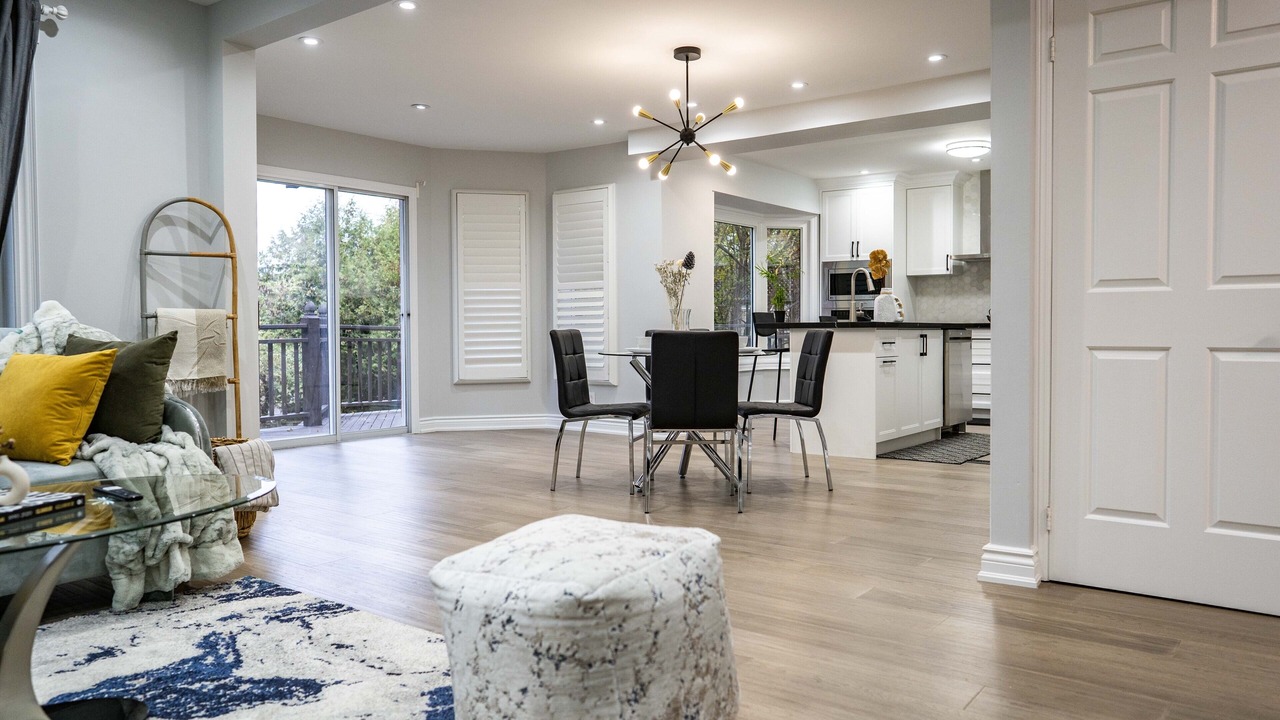 Photo of Livingroom in Ajax