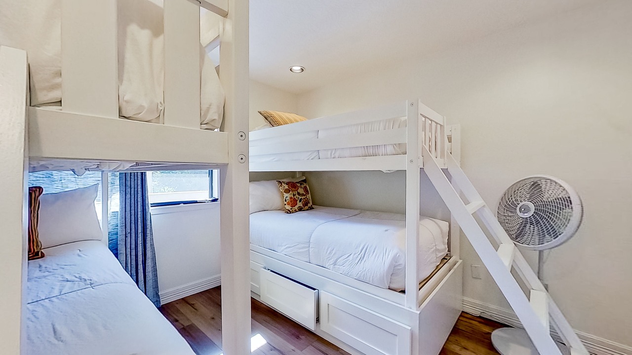 Photo of Bedroom in Walden on Lake Conroe