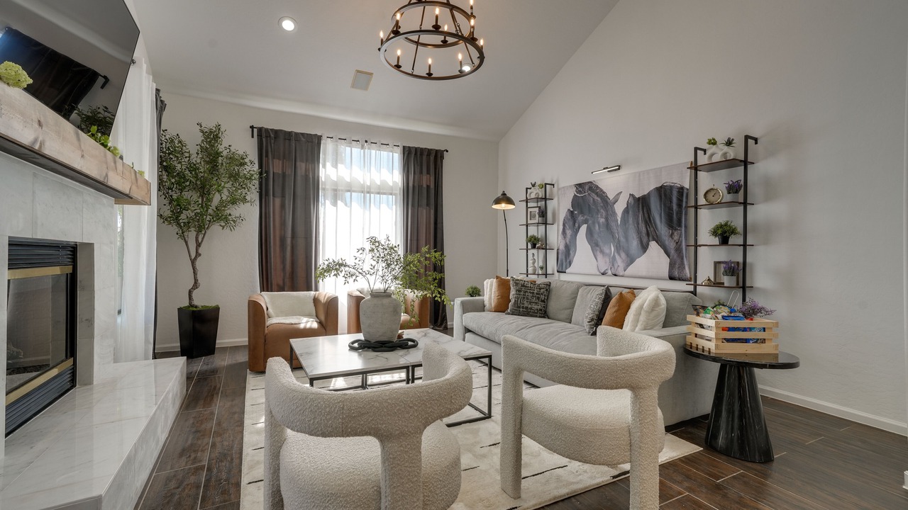 Photo of Livingroom in Canyon Trails