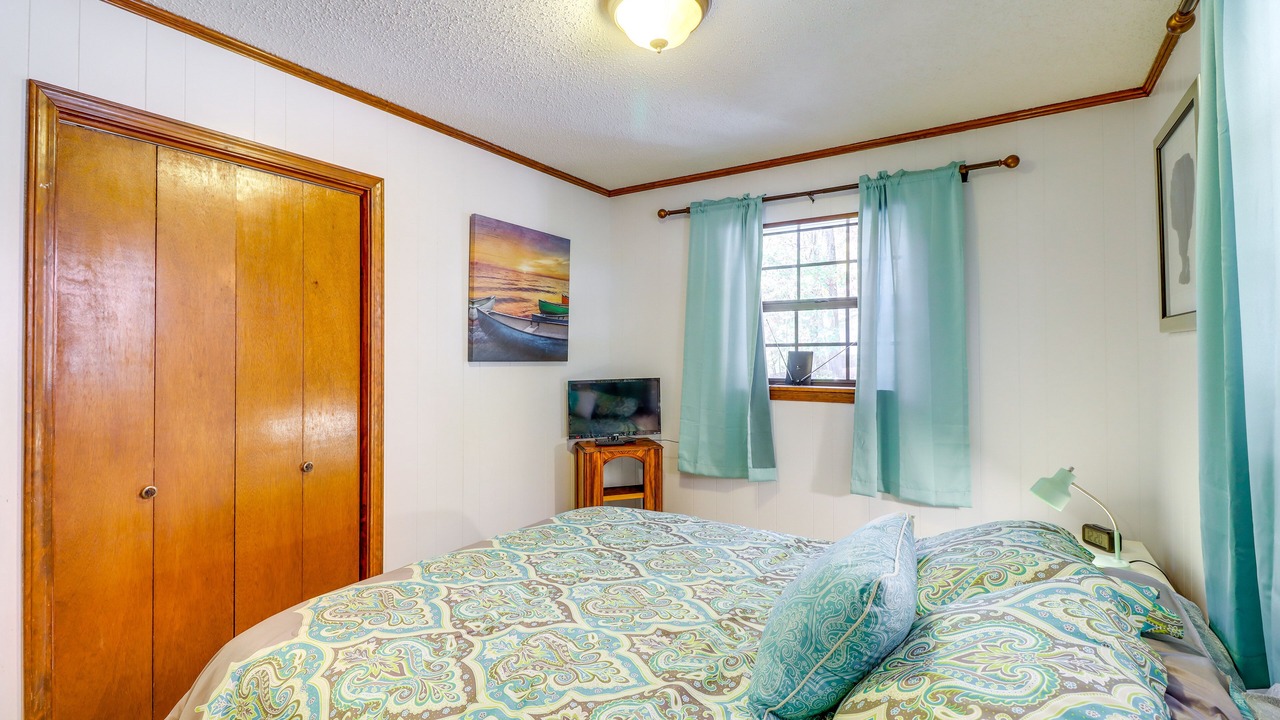 Photo of Bedroom in Fairfield Bay