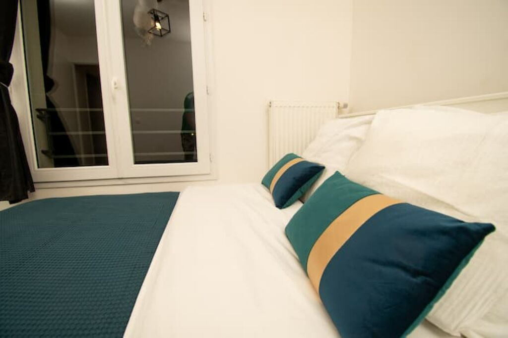 Photo of Bedroom in Le Bourget