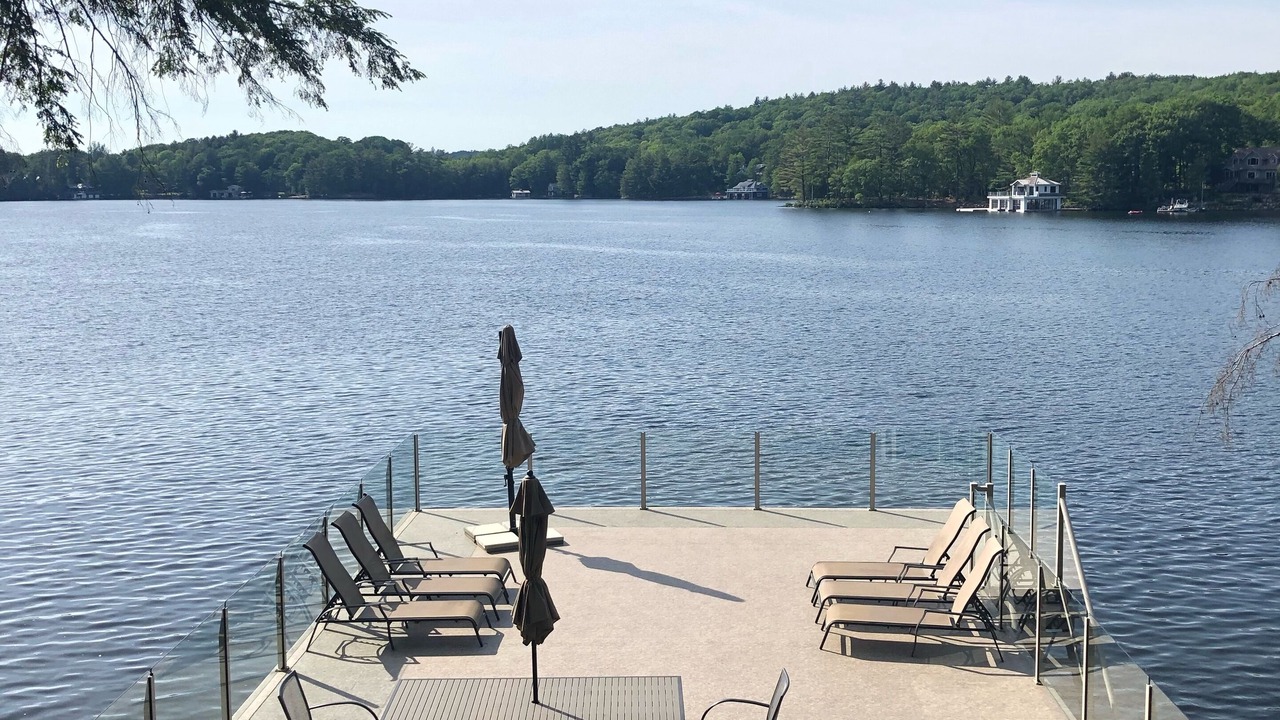 Photo of Patio Balcony in Muskoka Lakes