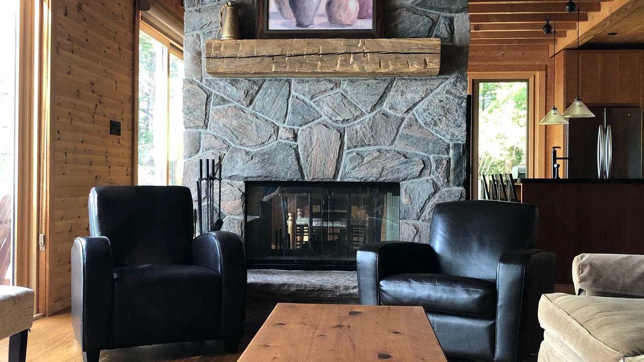 Photo of Livingroom in Muskoka Lakes