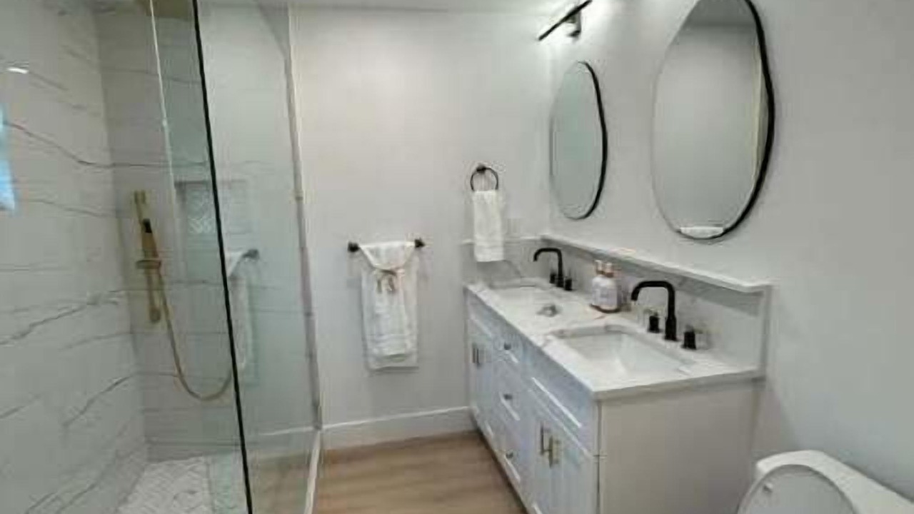 Photo of Bathroom in Indian Beach Sapphire Shores