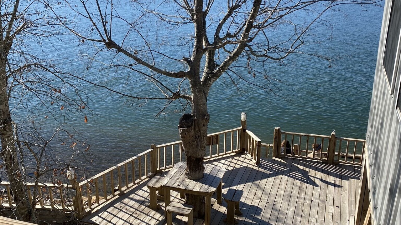 Photo of Patio Balcony in Lobelville