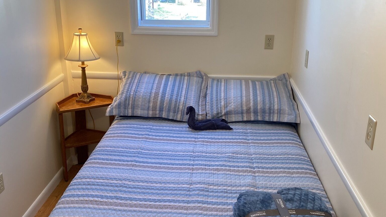 Photo of Bedroom in Lobelville