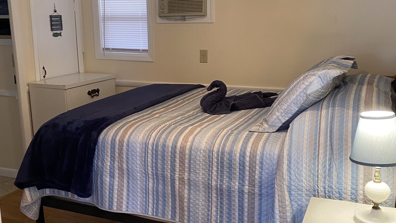 Photo of Bedroom in Lobelville