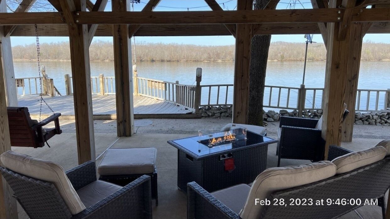 Photo of Patio Balcony in Lobelville