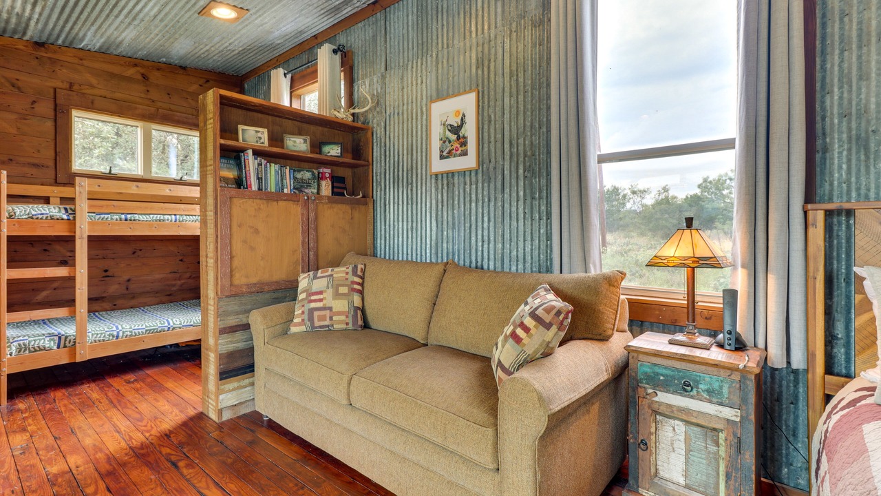 Photo of Livingroom in Mason