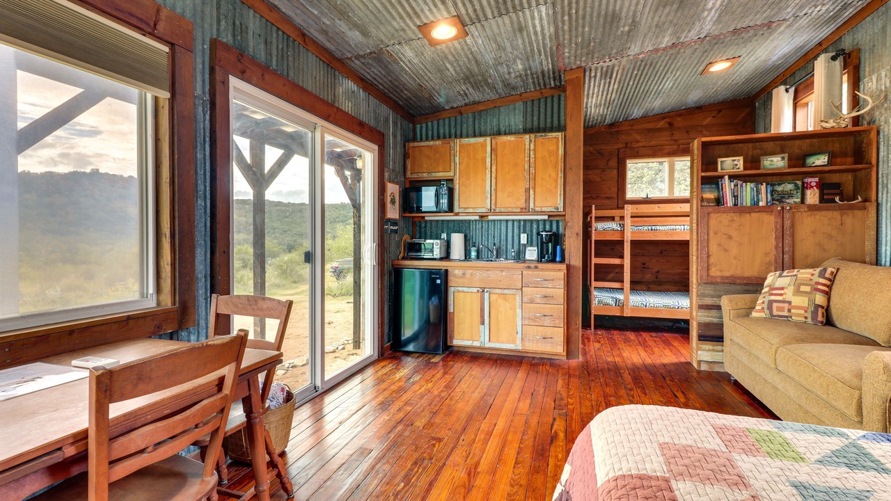 Photo of Livingroom in Mason