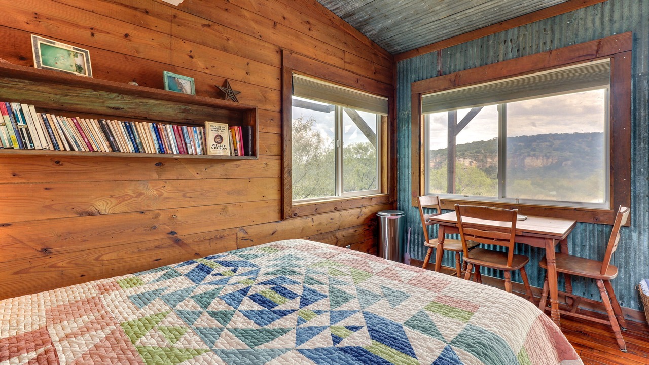 Photo of Bedroom in Mason