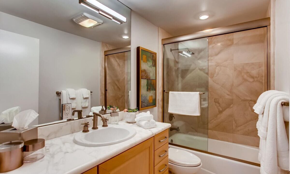 Photo of Bathroom in Central Mission Beach