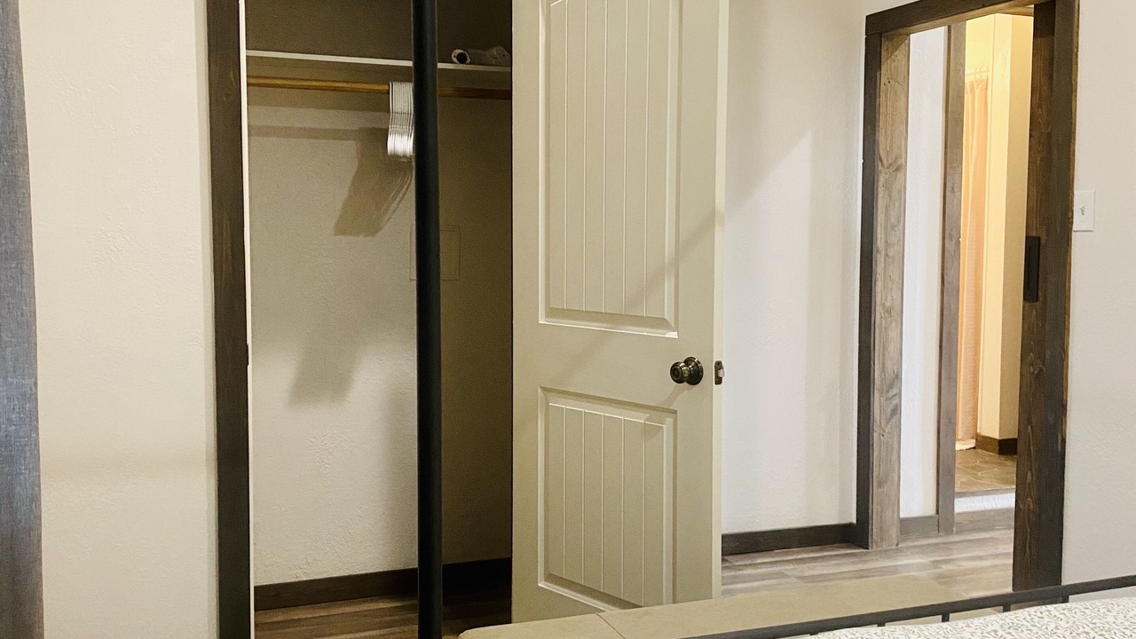 Photo of Bedroom in Pompeys Pillar