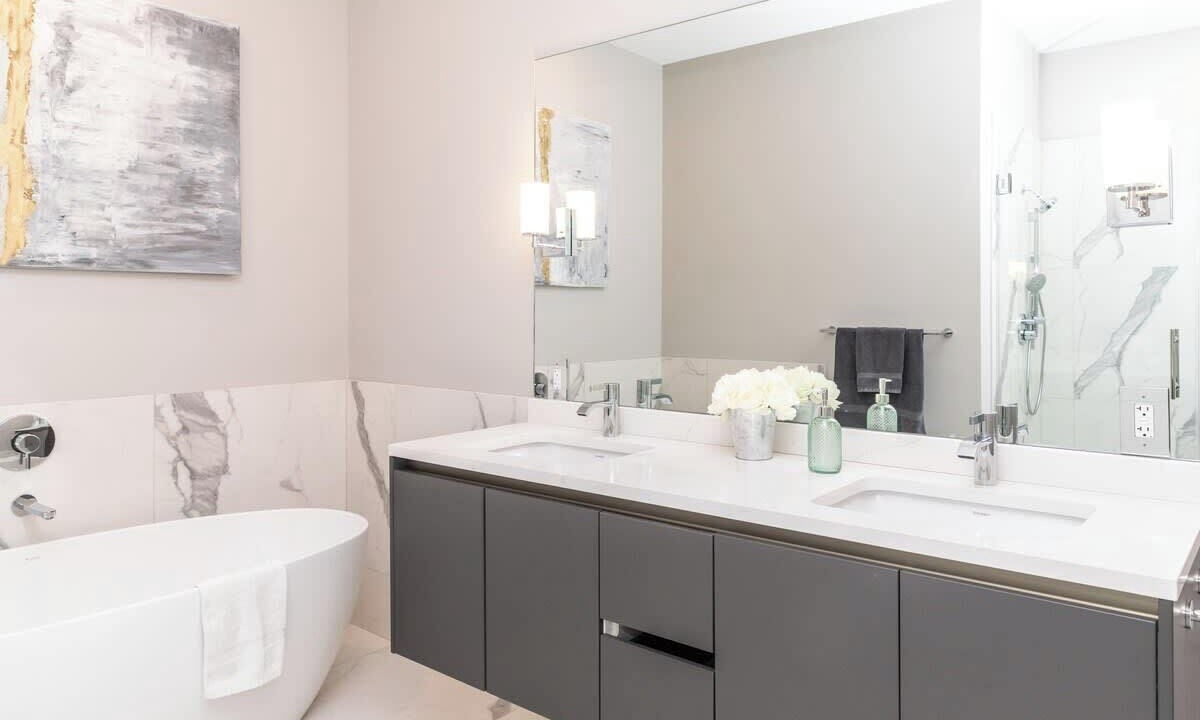 Photo of Bathroom in Near North Side