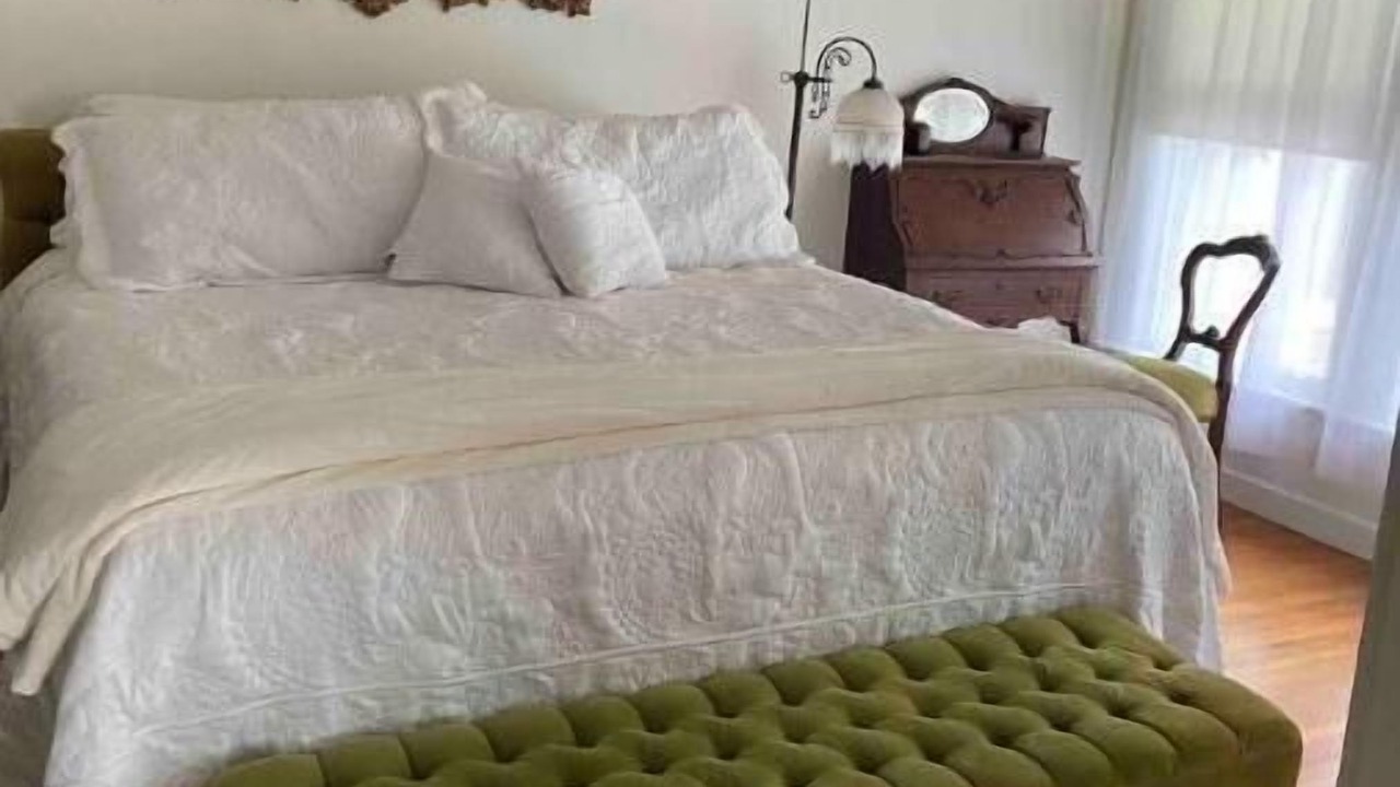 Photo of Bedroom in Utopia