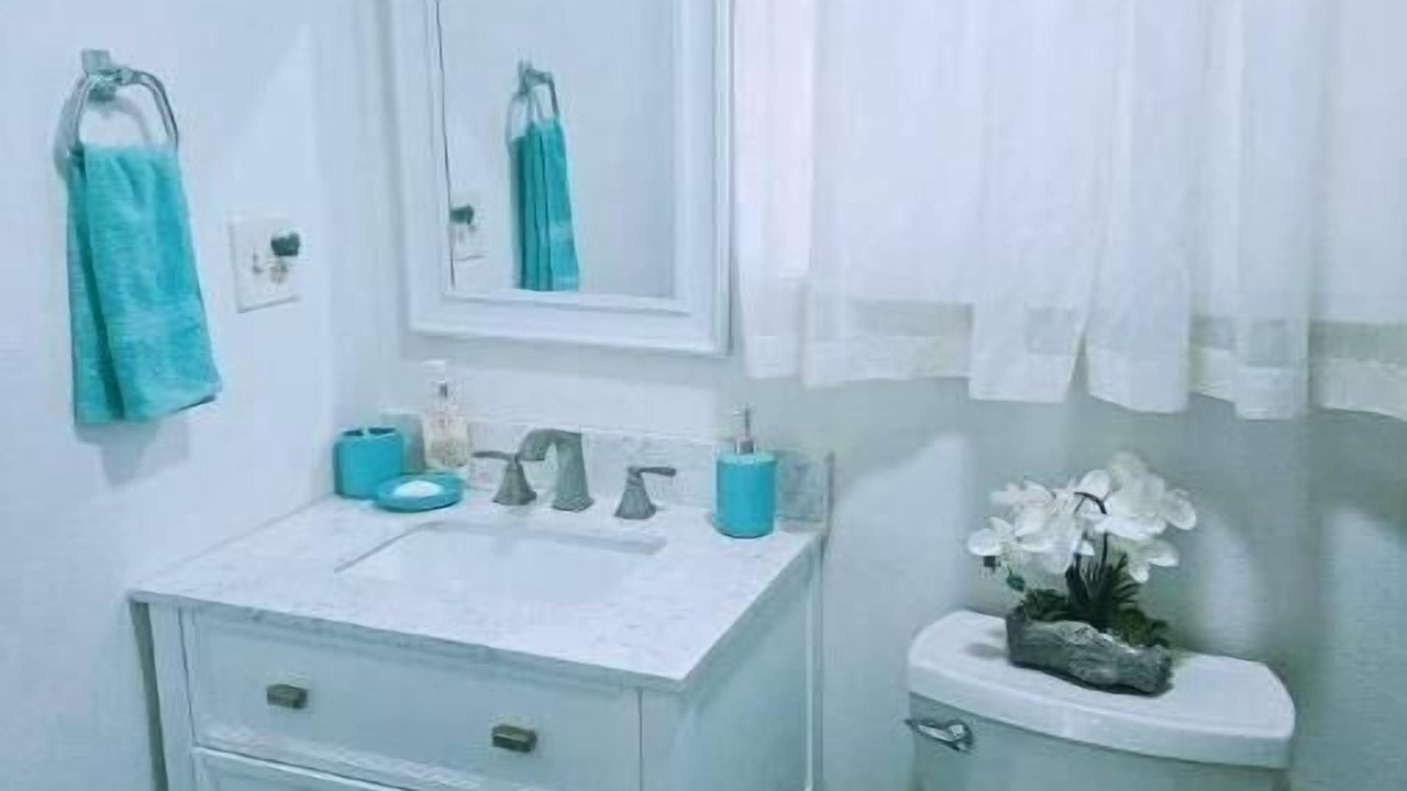 Photo of Bathroom in Utopia