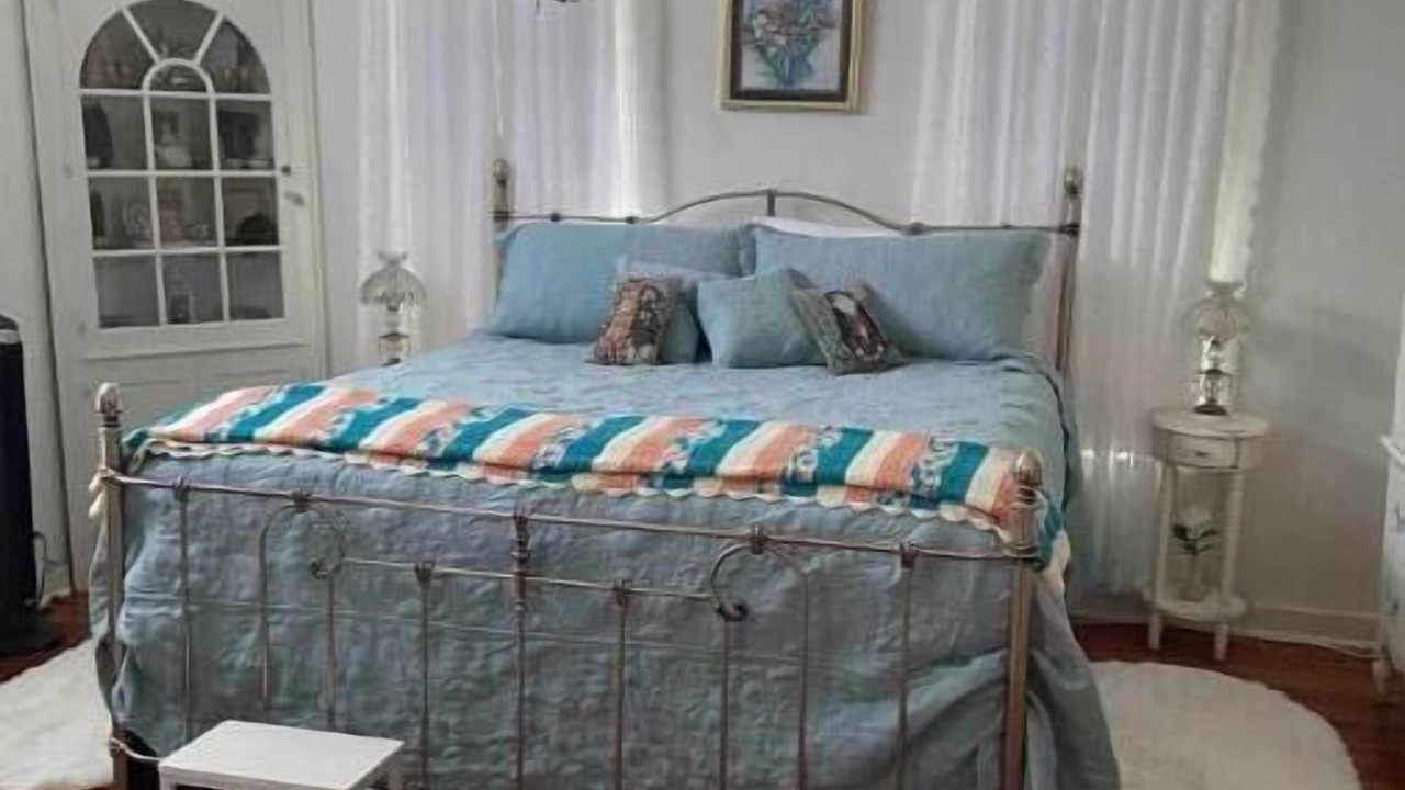 Photo of Bedroom in Utopia