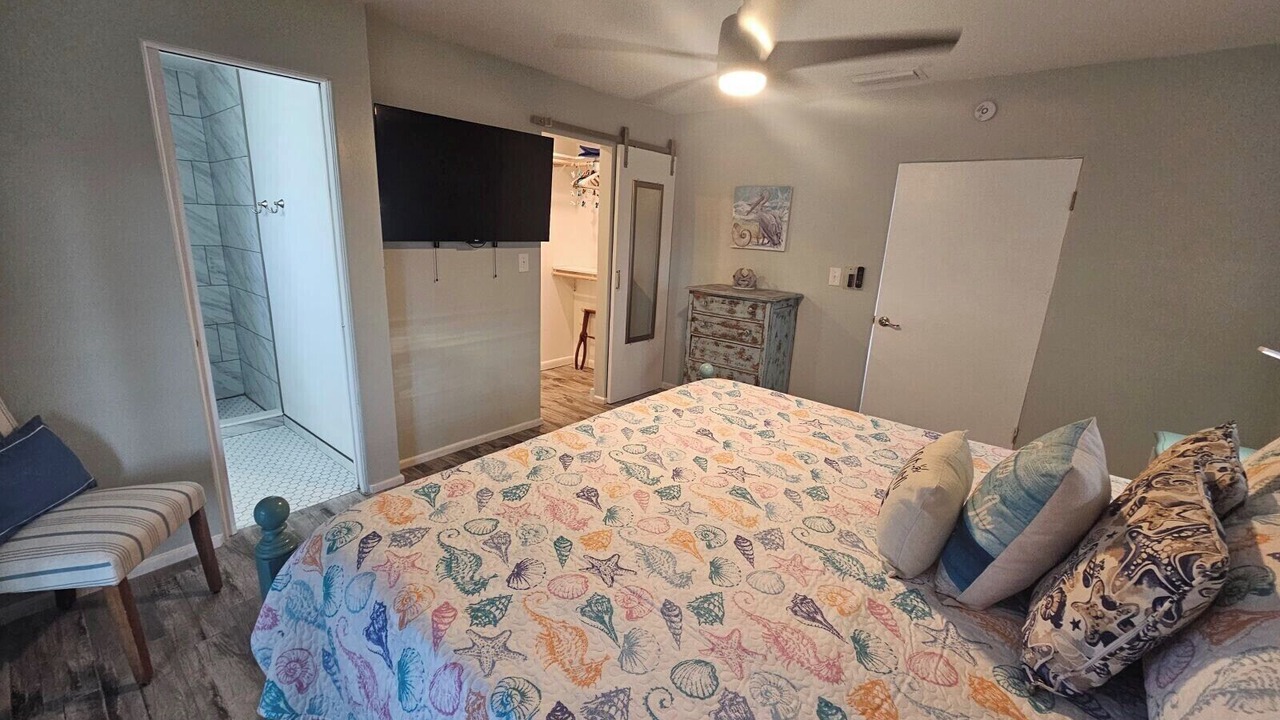 Photo of Bedroom in Sunny Shores